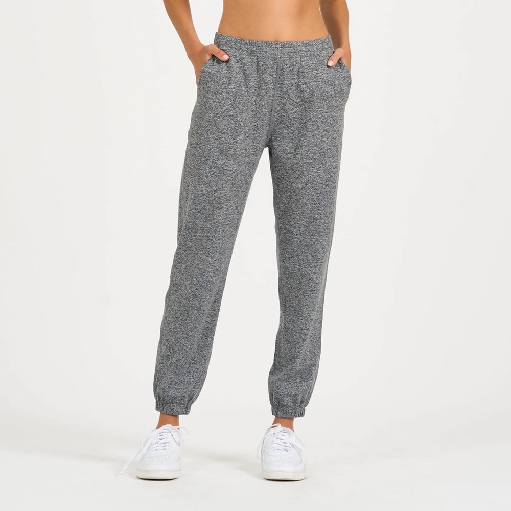 vuori boyfriend jogger like new